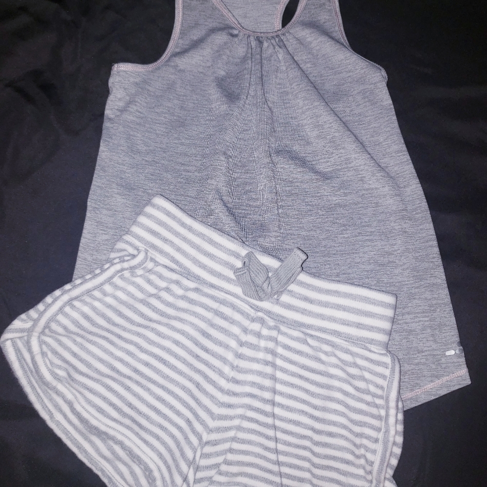 Girls size 6-7 tank and shorts.